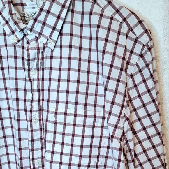 Old Navy Classic Regular Fit Long Sleeve Button Up Shirt Size XL - Picture 3 of 9